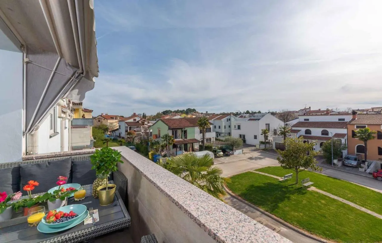 Apartment In Funtana/Istrien 35318 푼타나