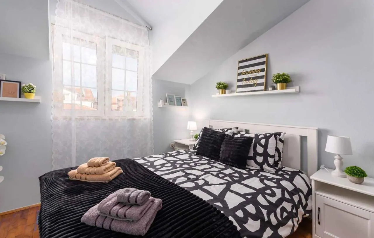 Apartment In Funtana/Istrien 35318