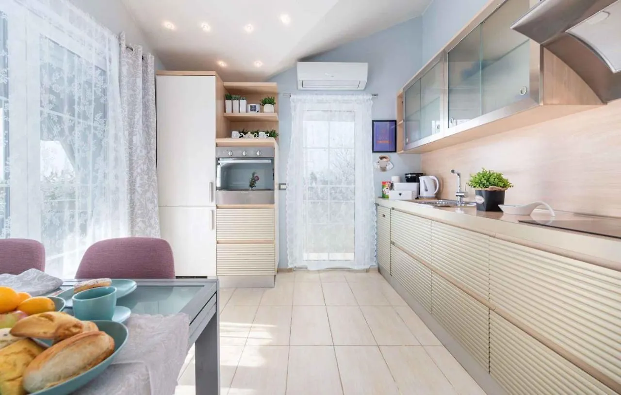 Apartment In Funtana/Istrien 35318